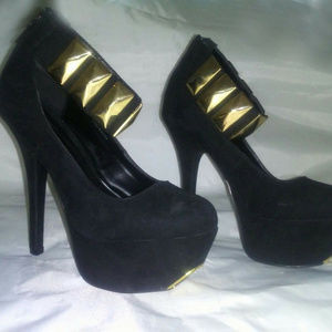 BLACK SUEDE ZIPPER BACK HEELS Size7